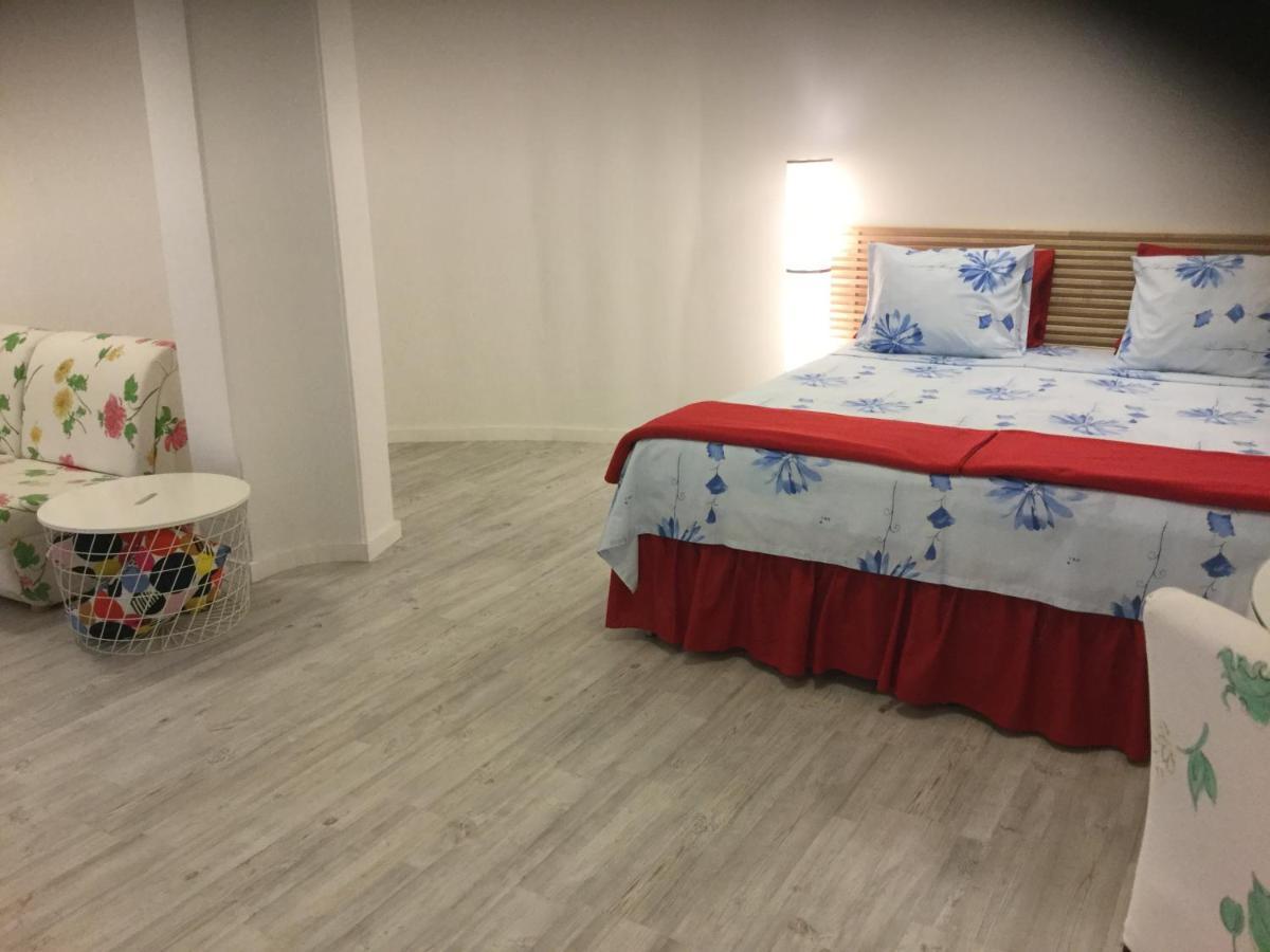 Red Cozy Stay Limassol Quarto foto